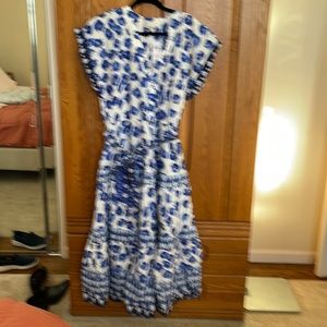Abercrombie Beautiful short sleeve blue and white dress.